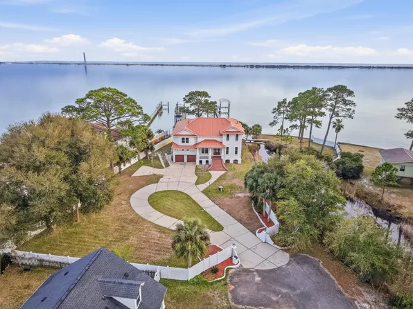 431 Atwater Ct, Mary Esther, FL 32569