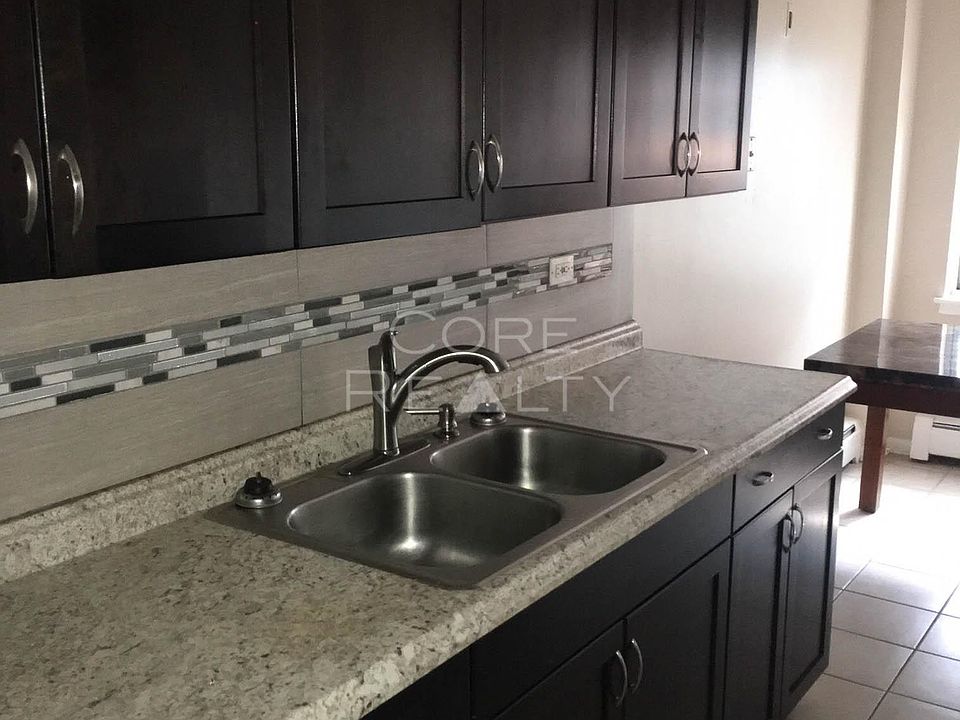 1st image of 609 Oakton #1C