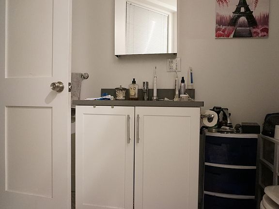 5th image of 45 Carlton St #25A
