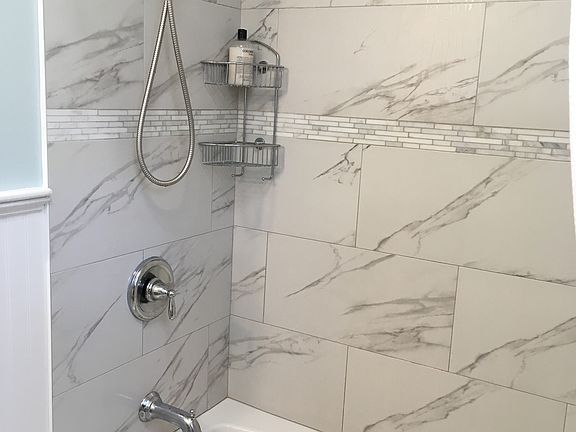 Full Bath Tub