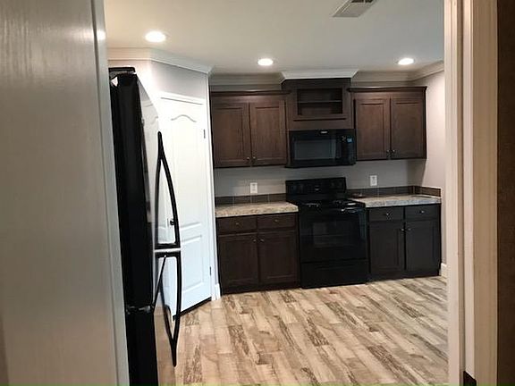 5th image of 2842 Silver Spur Ln