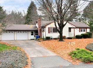 12 Meakin Dr, Windsor, CT 06095