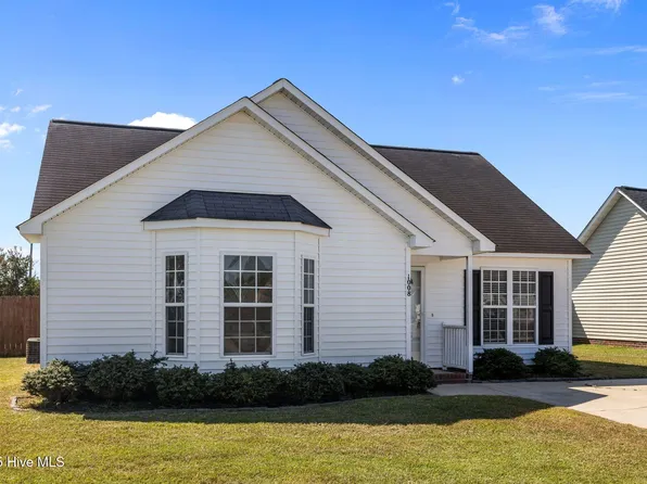 1008 Penncross Drive, Greenville, NC 27834
