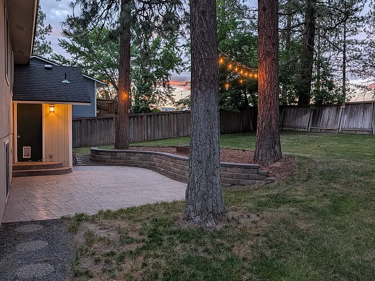 8610 N Valerie St — Photo 30