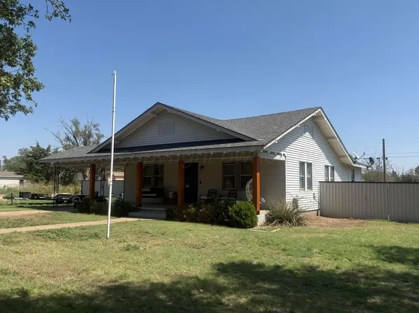 313 High St, Claude, TX 79019