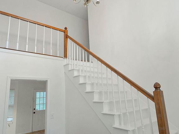 4th image of 436 English Oaks Dr