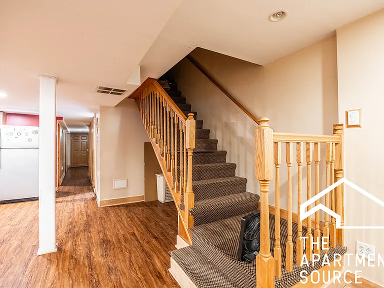 665 W Cornelia Ave #G — Photo 6