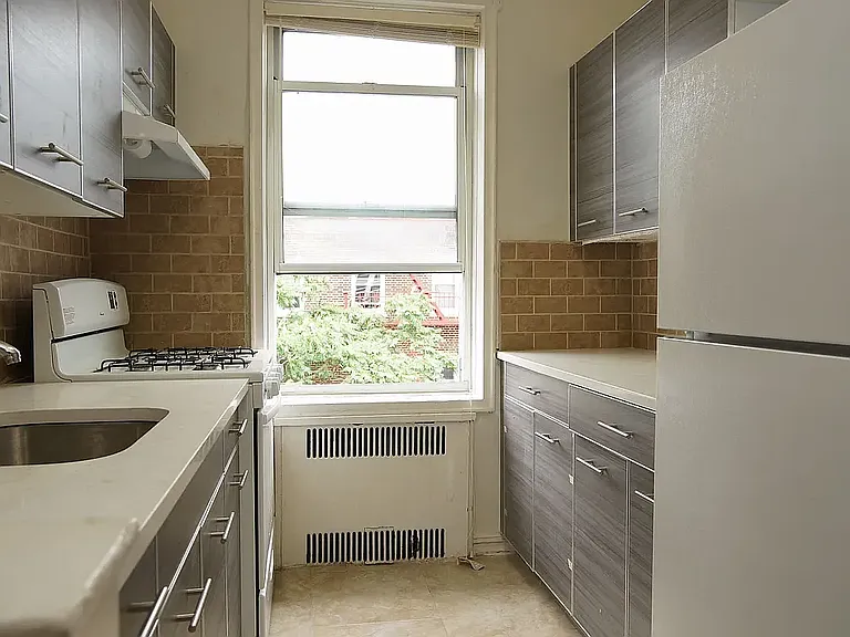 8223 Bay Pkwy #B-1 — Photo 16