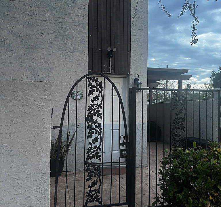 1st image of 401 Boca Chica Blvd APT 401