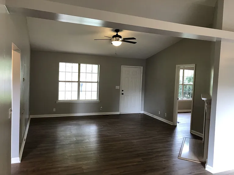 314 Castlewood Dr — Photo 8