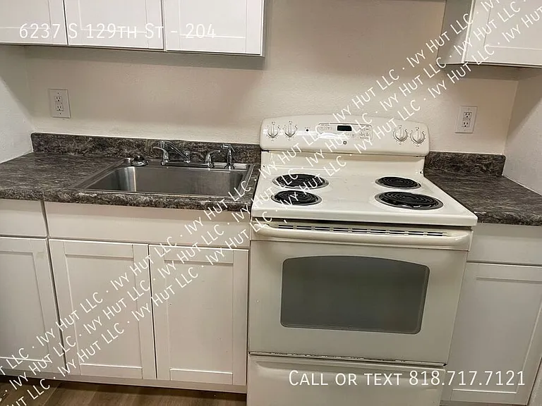 6237 S 129th St #204 — Photo 8
