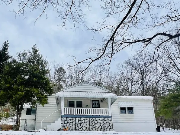 1625 Wildwood Rd, Salem, VA 24153