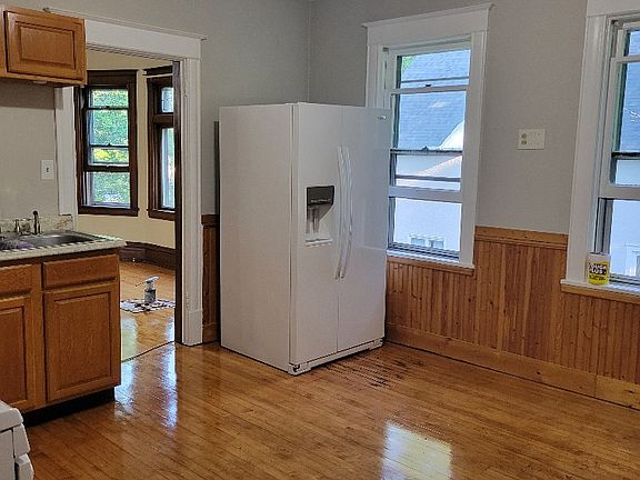 3rd image of 1271 Edgerton St #2