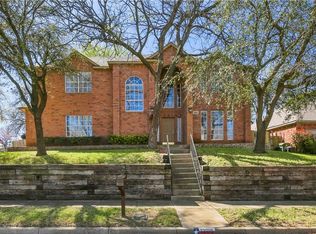 1205 Greendale Dr, Bedford, TX 76022