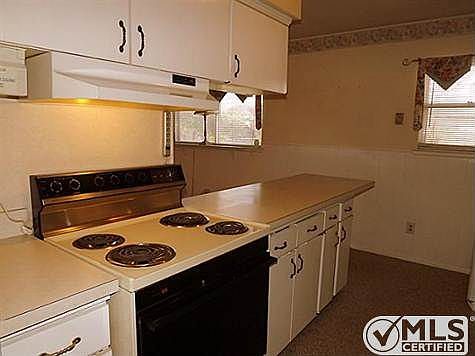 3rd image of 1005 Glynn Oaks Dr