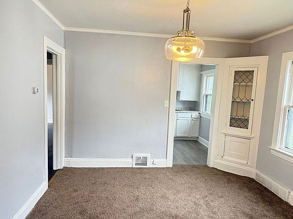 4th image of 417 Arbor Rd