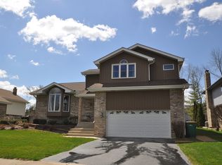 8 W Roberta St, Lemont, IL 60439