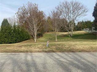 3109 Knoll Ridge Dr, Walkertown, NC 27051