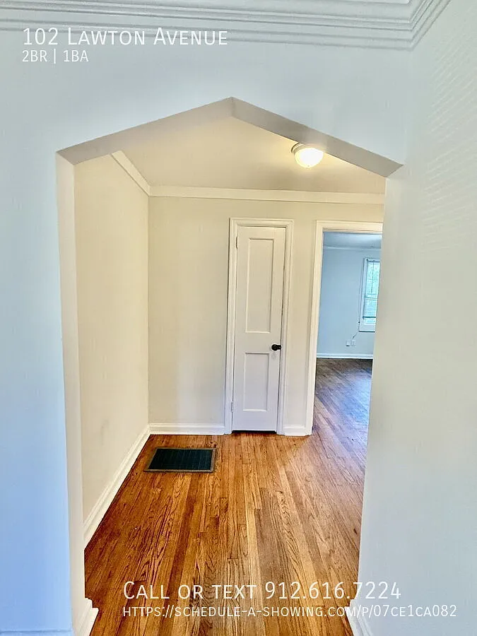 "Charming 2-Bedroom Retreat in Savannah Cozy 920 Sq Ft Home at 102 Lawton Avenue!" — Photo 4