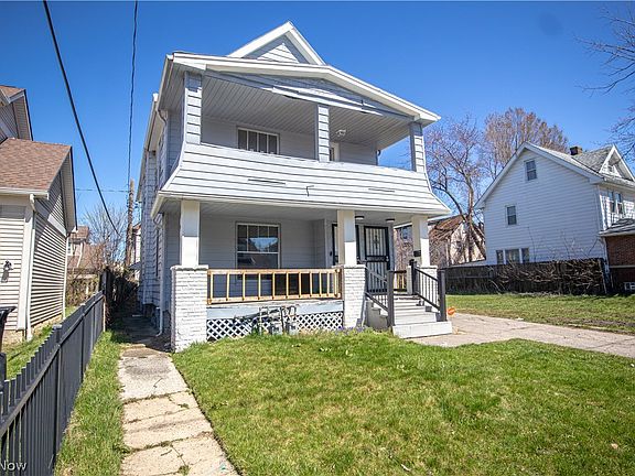 3rd image of 845 Royal Rd