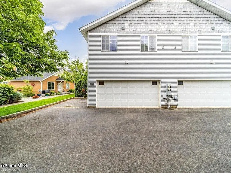 931 N Goldenrod Ct — Photo 27