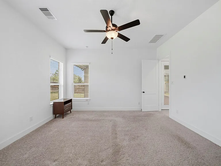 7422 Netherfield Ln — Photo 12