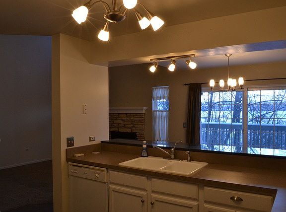 2nd image of 2860 Cobblestone Dr