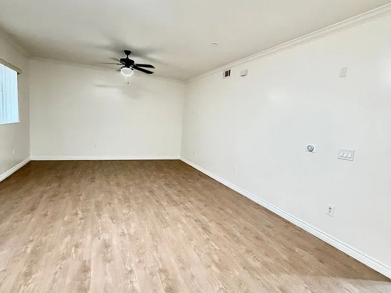 Yaya Nordhoff Apartments — Photo 22