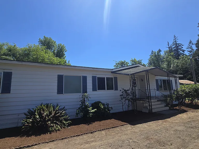 Stayton Rd SE — Photo 1