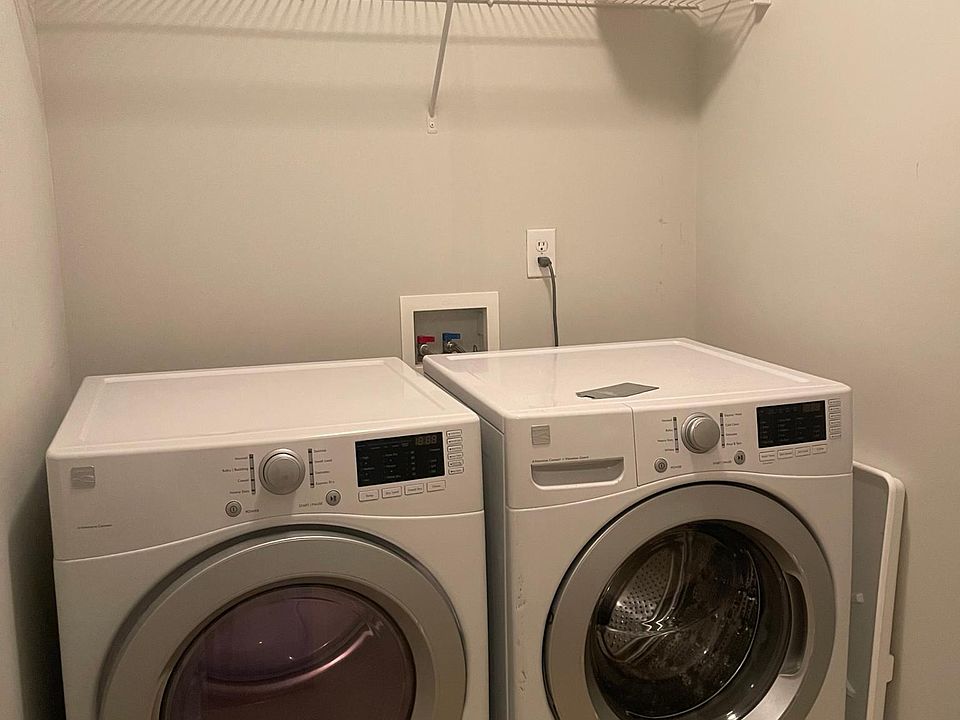1st image of 200 Fern Crest Dr