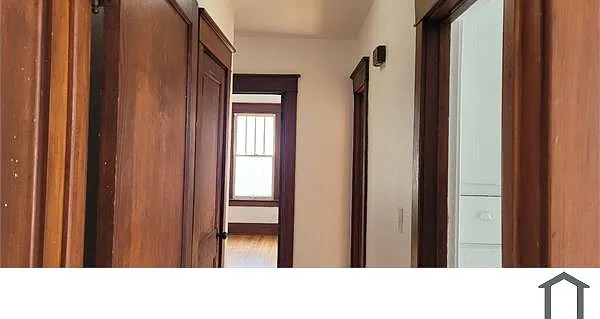 932 E 7th St #1 — Photo 7