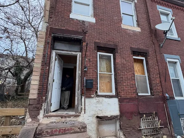 1423 W Pacific St, Philadelphia, PA 19140