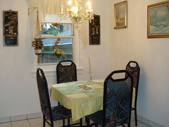 5th image of 22617 Kingsbury Ave