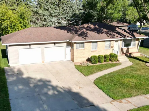 943 S Prairie Ave, Fairmont, MN 56031