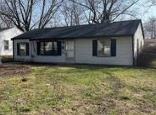 9800 Dennis Dr, Saint Louis, MO 63136