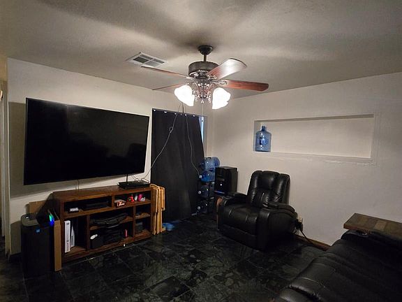 4th image of 5465 NE 3rd Avenue