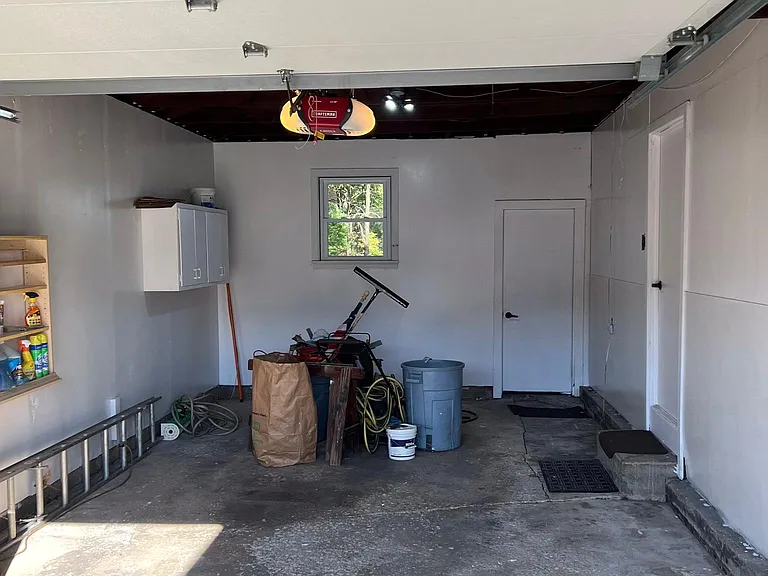 One car Garage