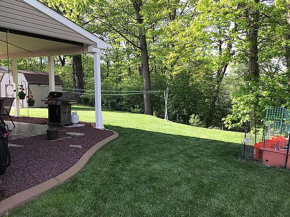 3rd image of 303 Chanticleer Cir