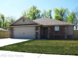 881 Bonnie Scotland Dr, Prairie Grove, AR 72753