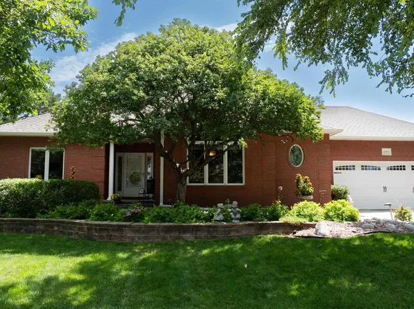 5700 Rolling Hills Blvd, Lincoln, NE 68512