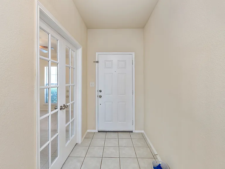 1200 Sierra Blanca Dr — Photo 3
