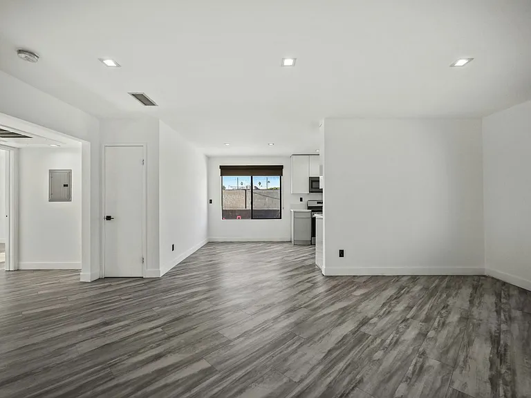 955 N Oxford Ave #5 — Photo 9