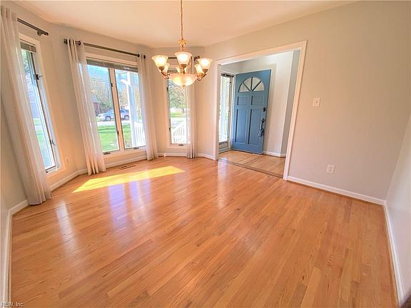 2nd image of 325 Barclay Rd