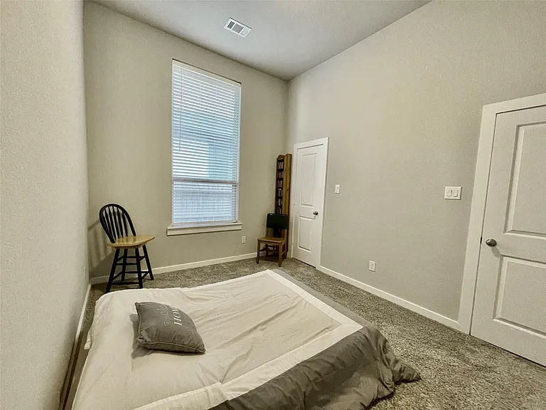 4334 Hemlock Grove Ln — Photo 10