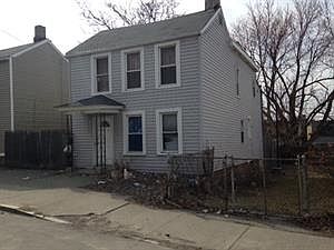 2nd image of 627 4th St
