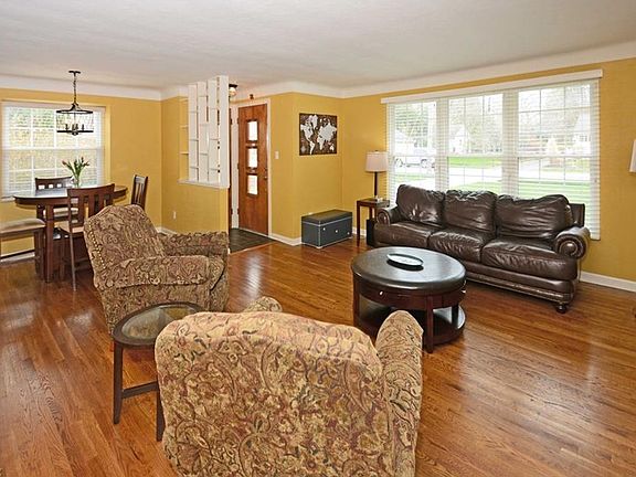 4th image of 29924 Westlawn Dr