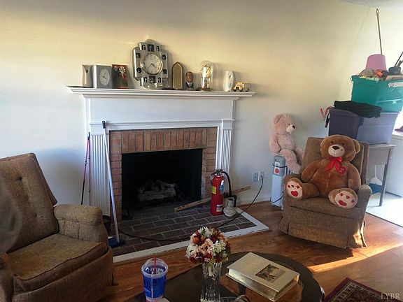 3rd image of 3501 Fort Ave APT 30