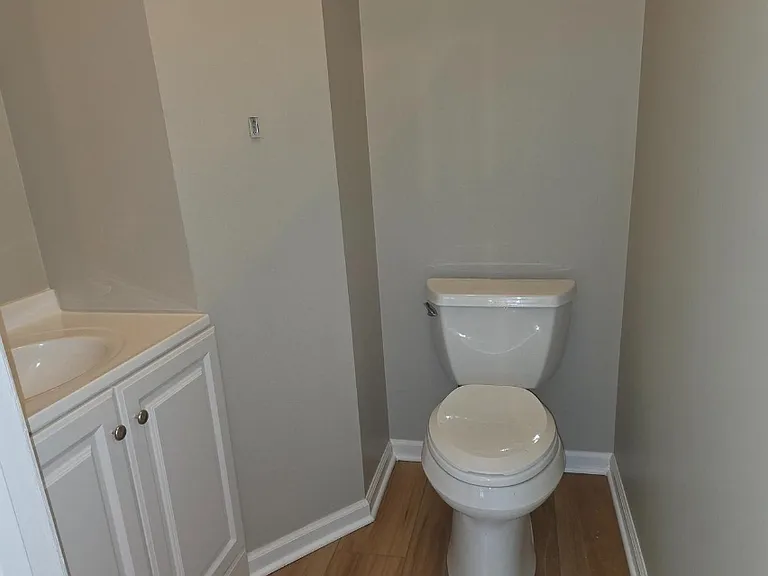218 Eisenhower Ct — Photo 6