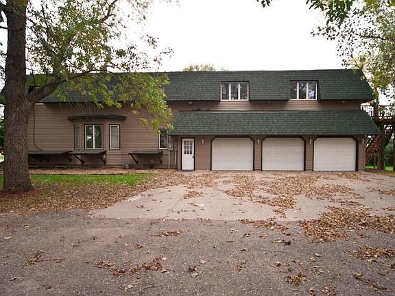 4th image of 15646 Clayton Ave