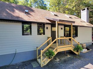 190 Fox Rd, Dingmans Ferry, PA 18328